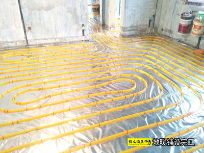 新房裝修水電和地暖先做哪個，能一起鋪嗎？